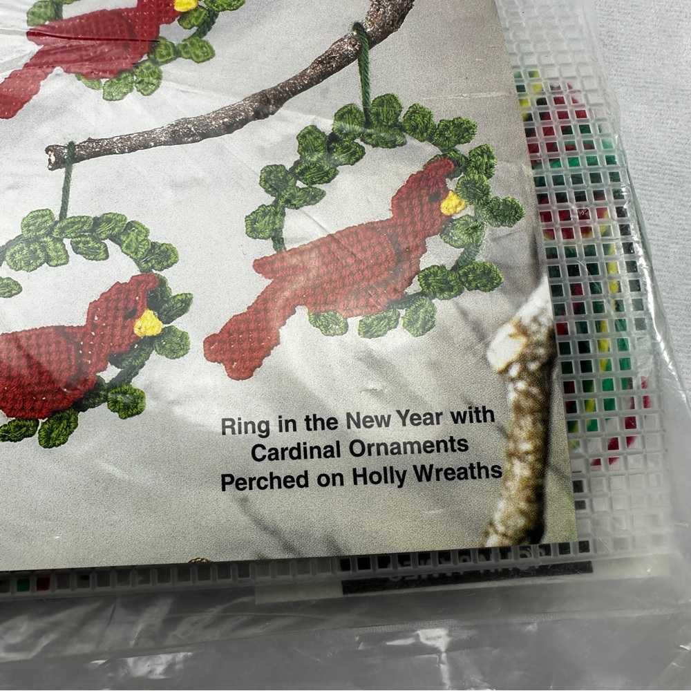 The Needlecraft Shop Cardinal Wreaths Stitch Christmas Trimmings Plastic Canvas - Picture 4 of 6